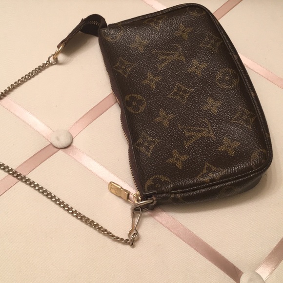 Louis Vuitton Accessories - Louis Vuitton Pochette
